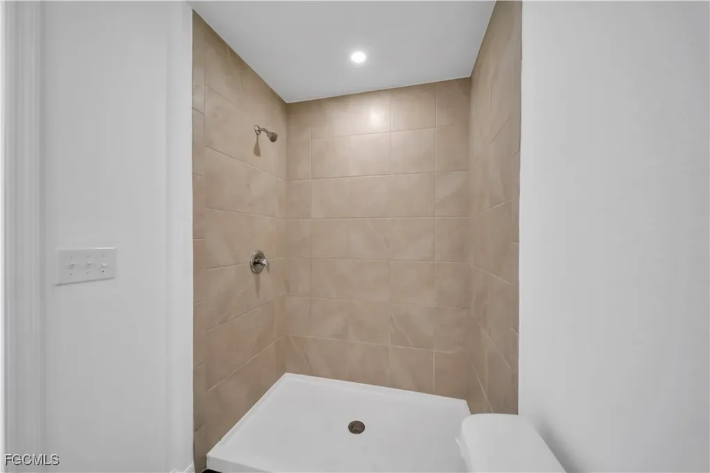 204 NW 24th Place Cape Coral FL 33993