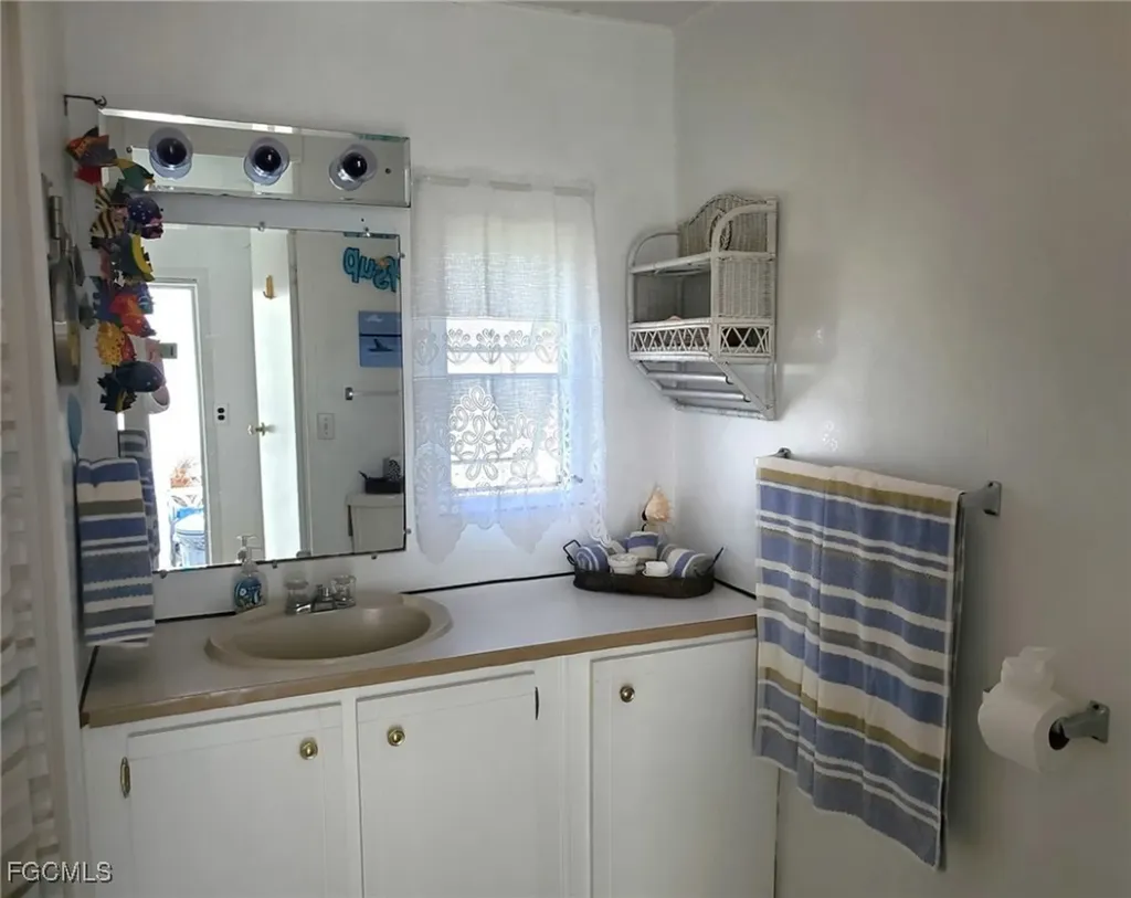 865 Moonlight Drive North Fort Myers FL 33917