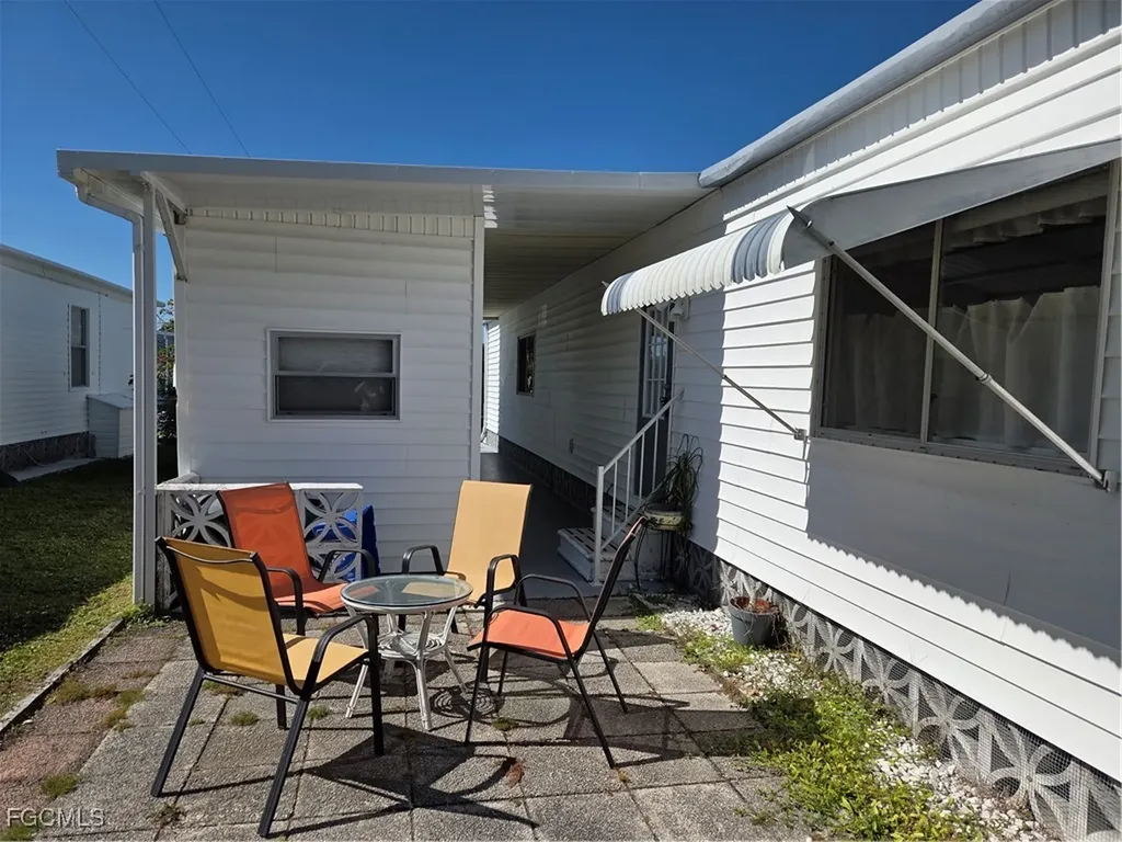 865 Moonlight Drive North Fort Myers FL 33917