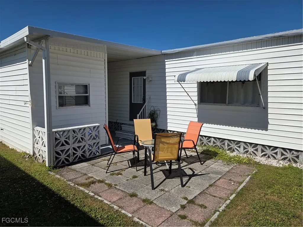 865 Moonlight Drive North Fort Myers FL 33917