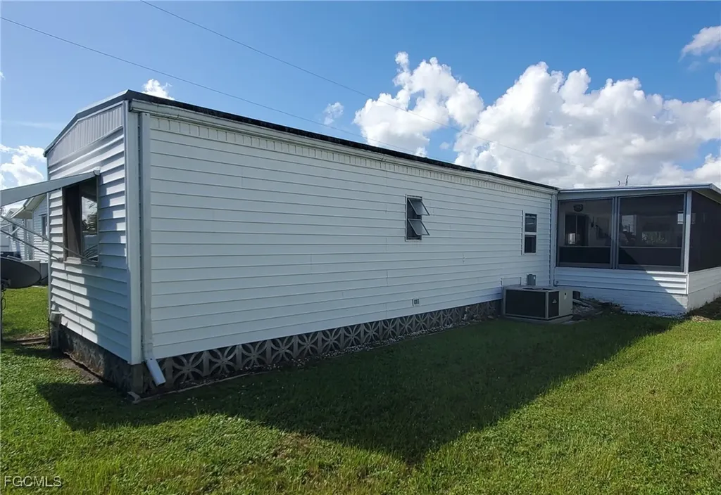 865 Moonlight Drive North Fort Myers FL 33917