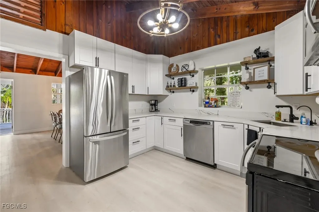 17780 Caloosa Road Alva FL 33920