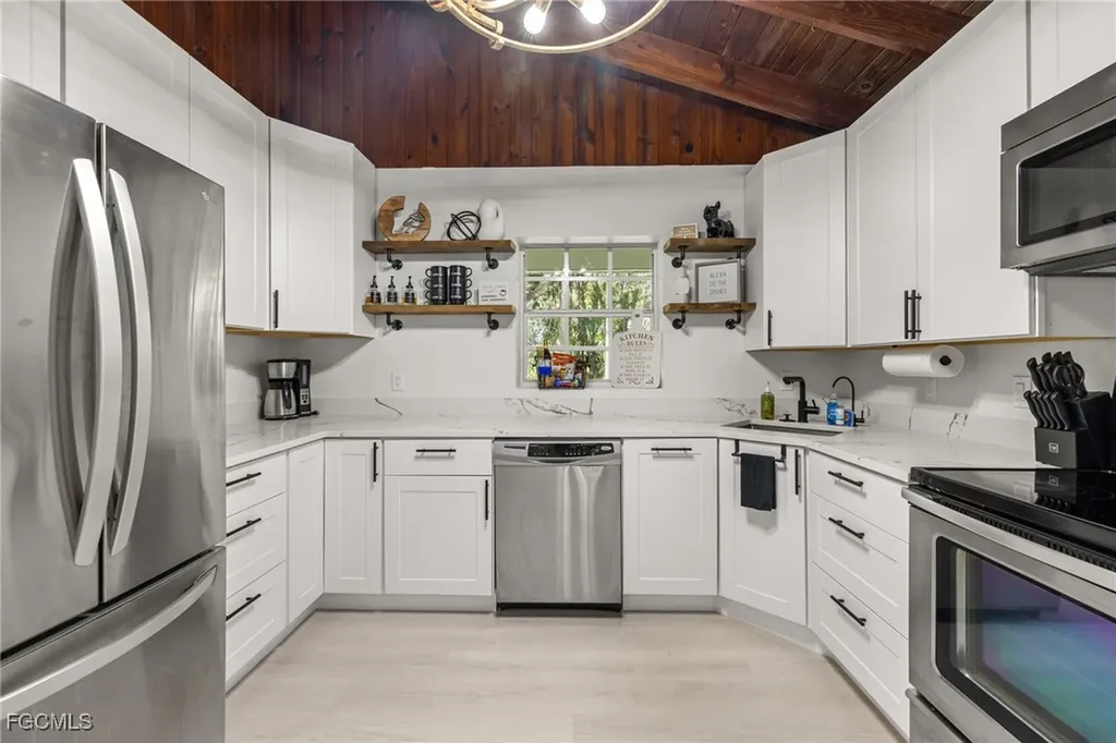 17780 Caloosa Road Alva FL 33920