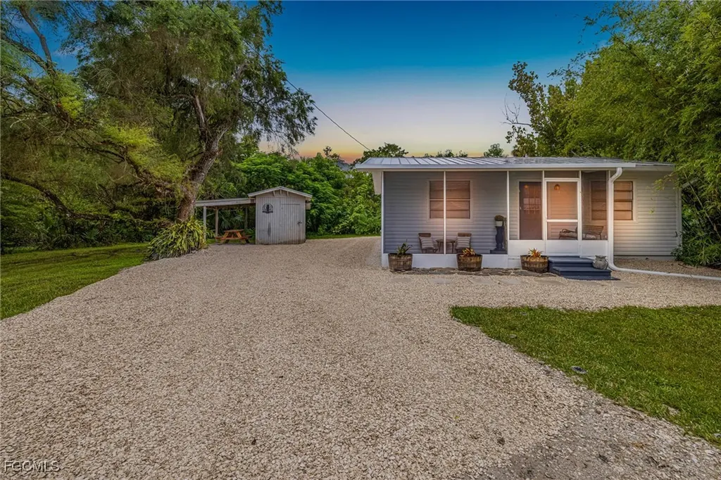 17780 Caloosa Road Alva FL 33920