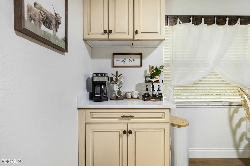 17780 Caloosa Road Alva FL 33920