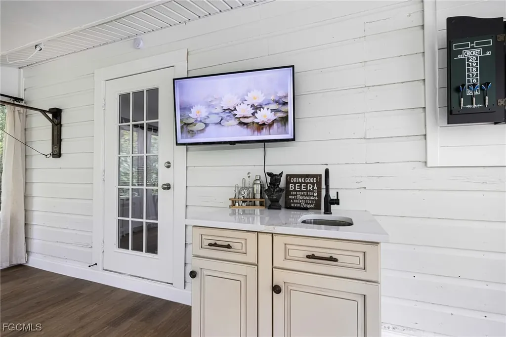 17780 Caloosa Road Alva FL 33920