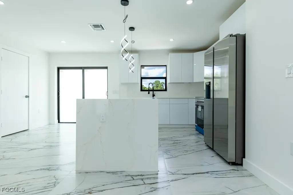 2019 Hamilton Avenue Alva FL 33920