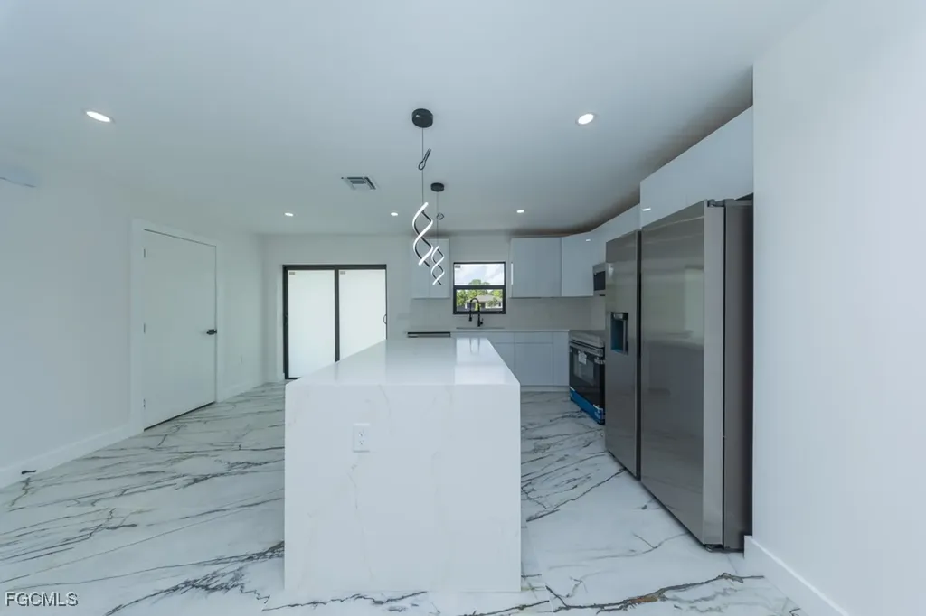 2019 Hamilton Avenue Alva FL 33920