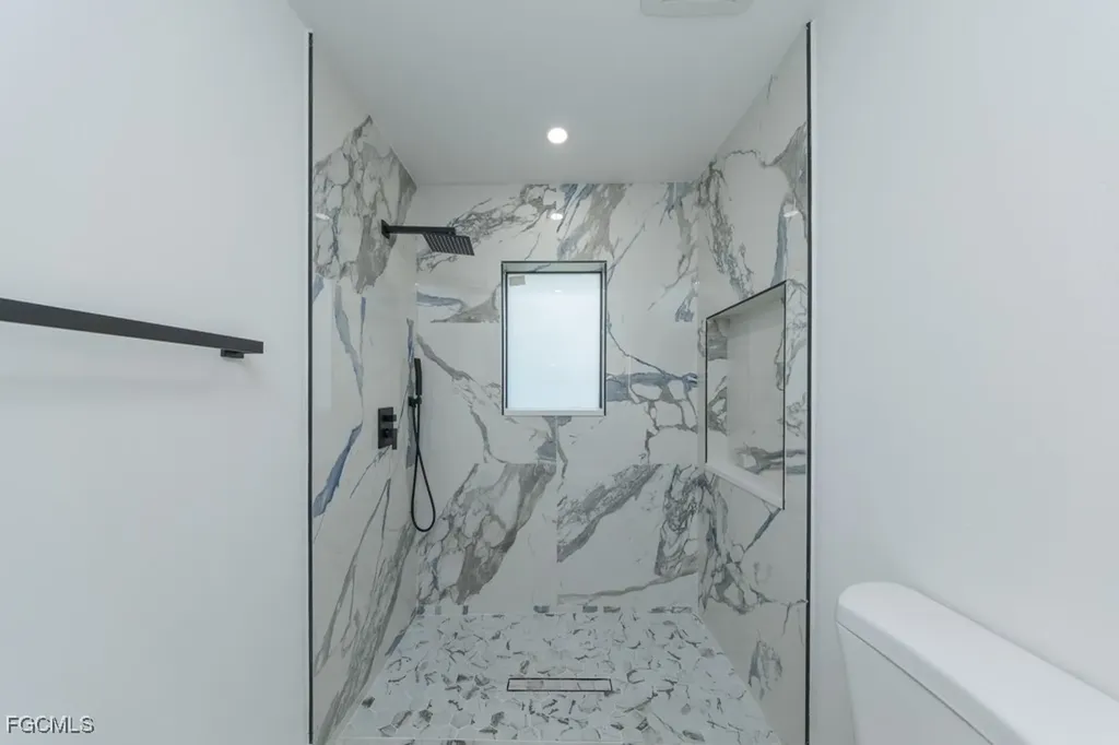 2019 Hamilton Avenue Alva FL 33920