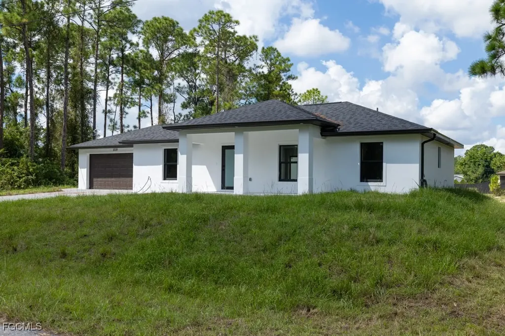 2019 Hamilton Avenue Alva FL 33920