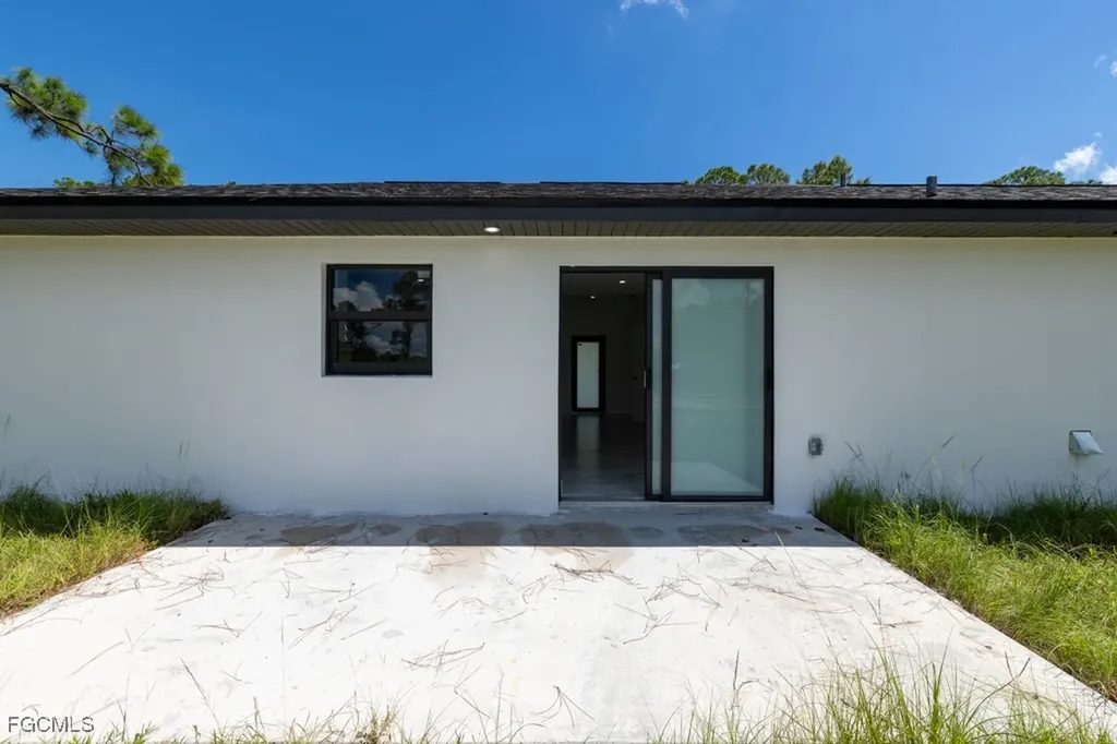 2019 Hamilton Avenue Alva FL 33920