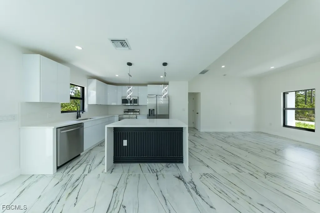 2019 Hamilton Avenue Alva FL 33920