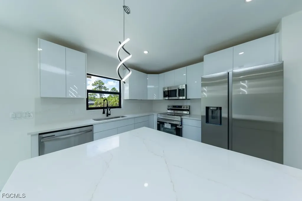 2019 Hamilton Avenue Alva FL 33920