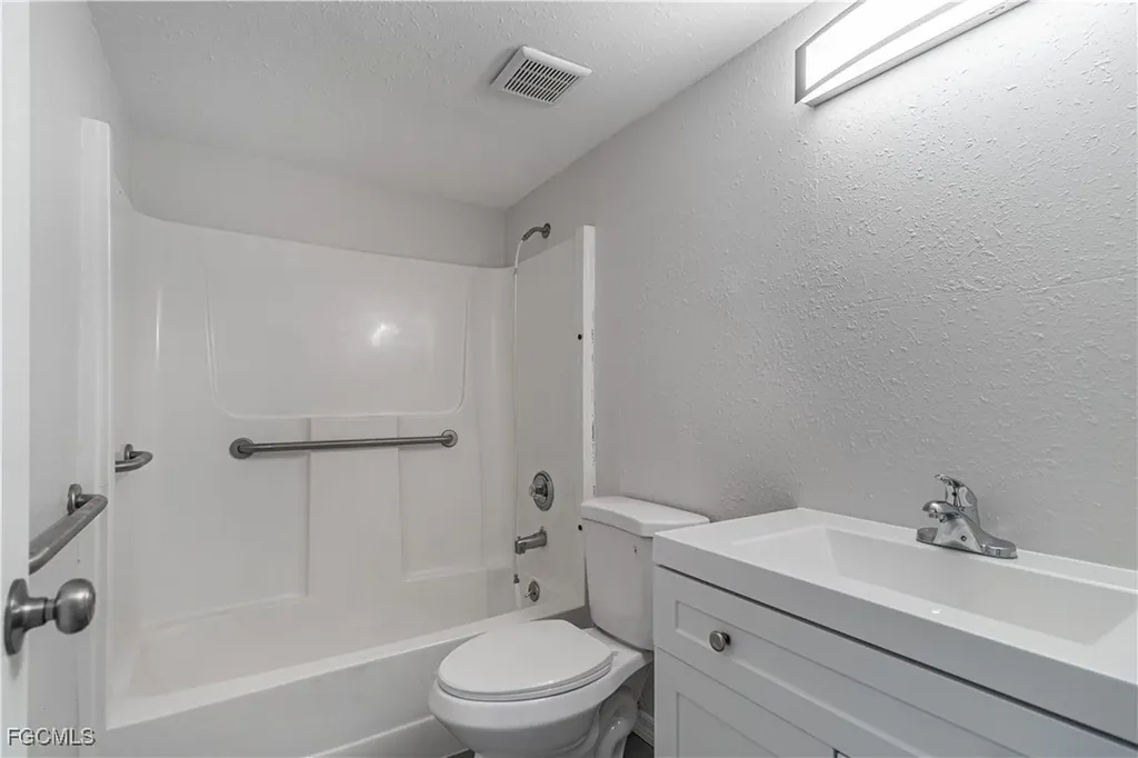 7410 Lake Breeze Drive Fort Myers FL 33907