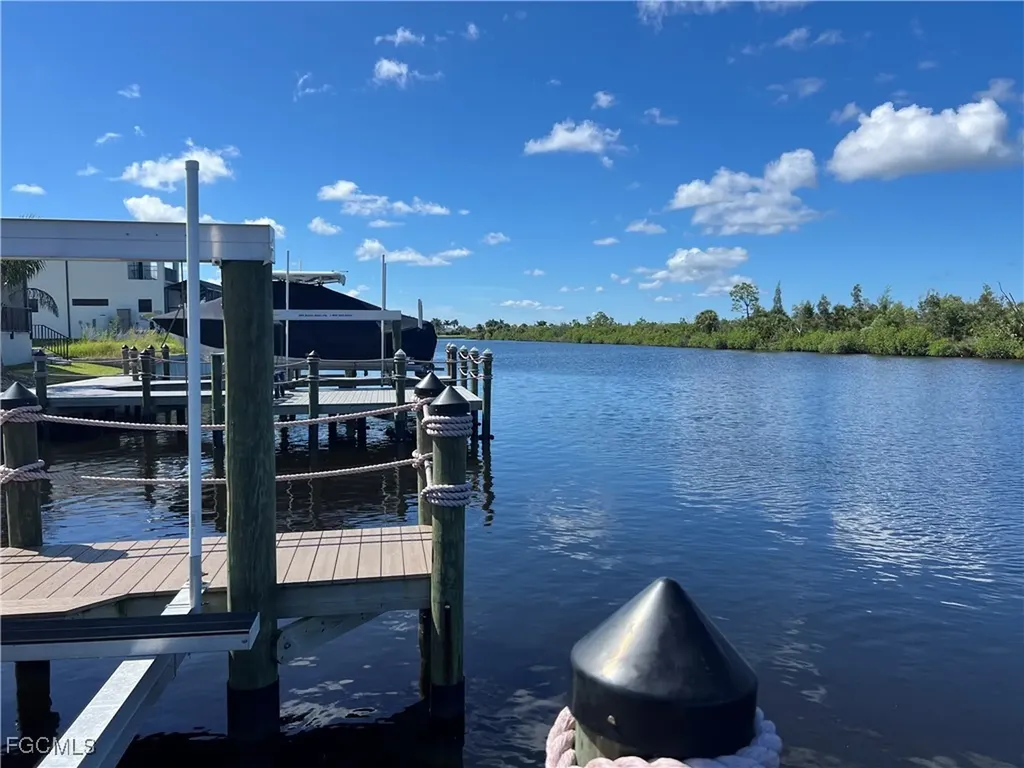 1524 NW 42nd Avenue Cape Coral FL 33993