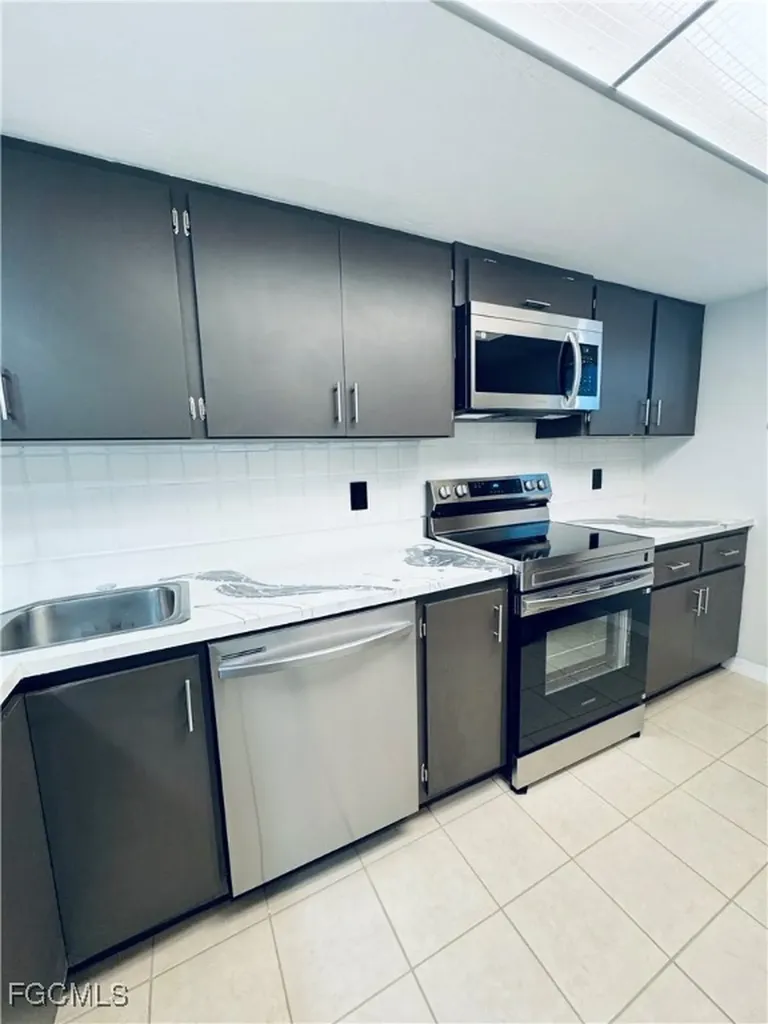 2711 1st Street Fort Myers FL 33916