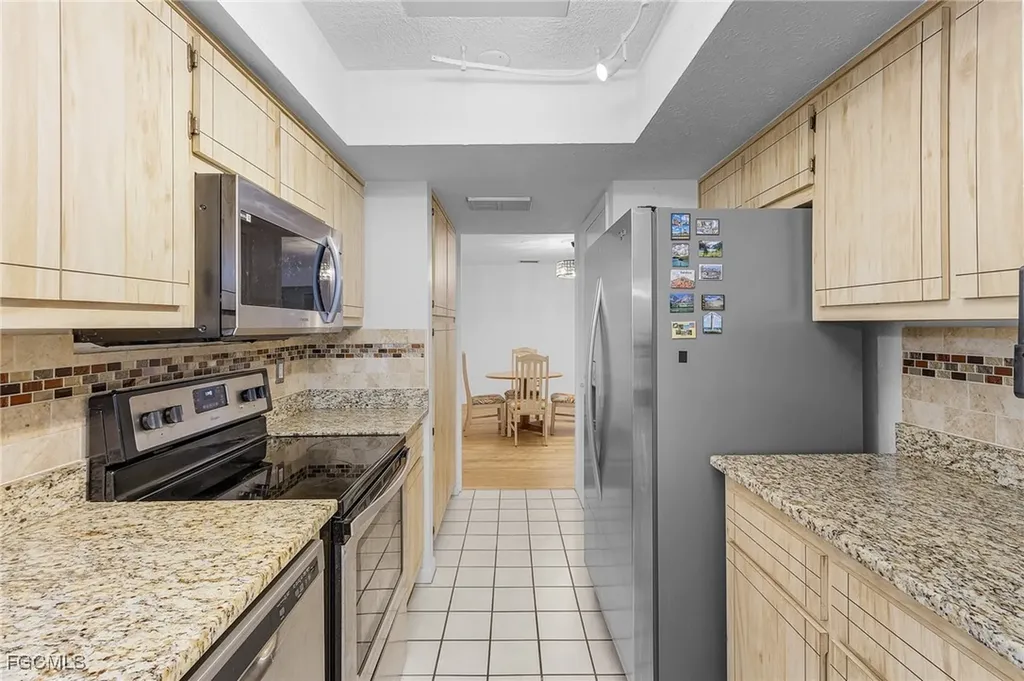 1907 SE 40th Terrace Cape Coral FL 33904