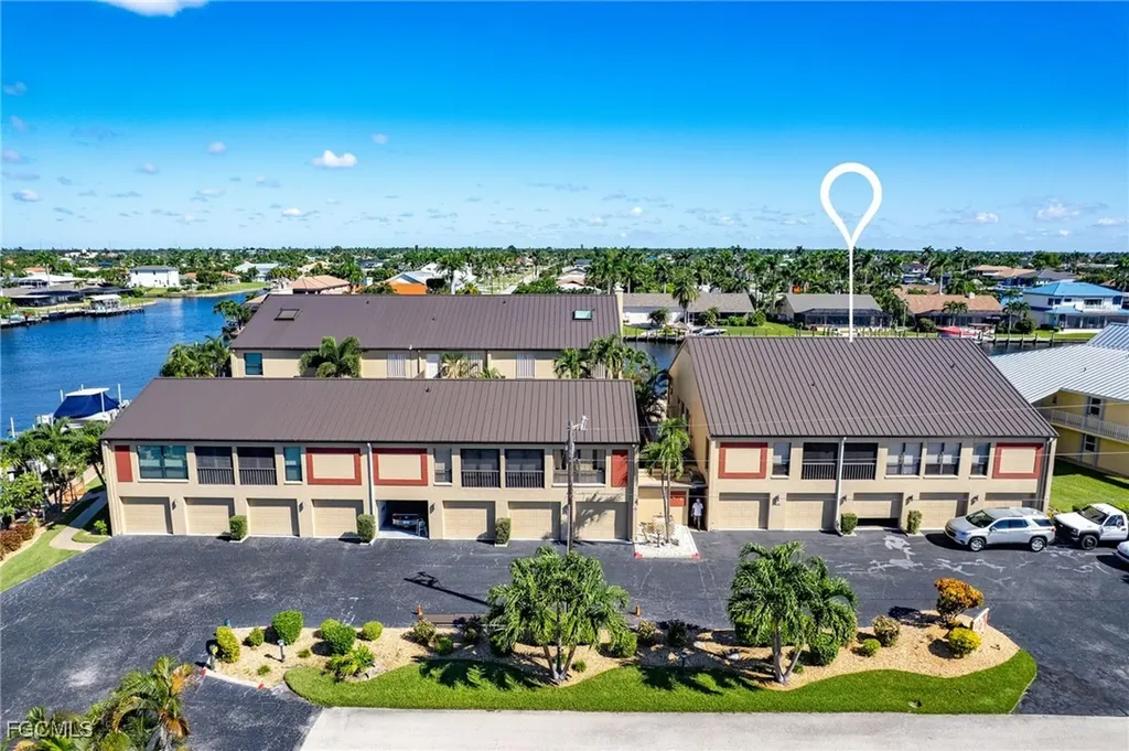 1907 SE 40th Terrace Cape Coral FL 33904