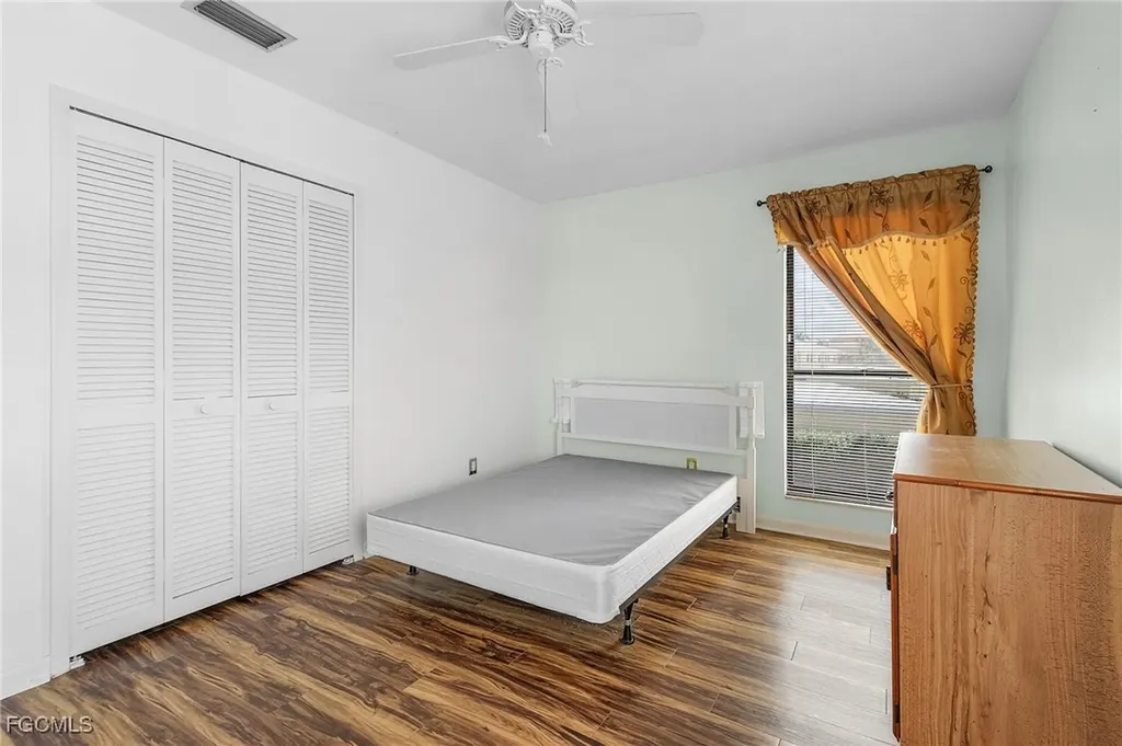 1907 SE 40th Terrace Cape Coral FL 33904