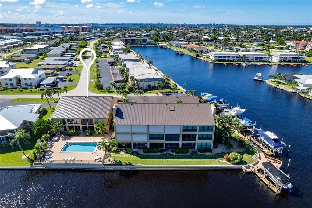 1907 SE 40th Terrace Cape Coral FL 33904