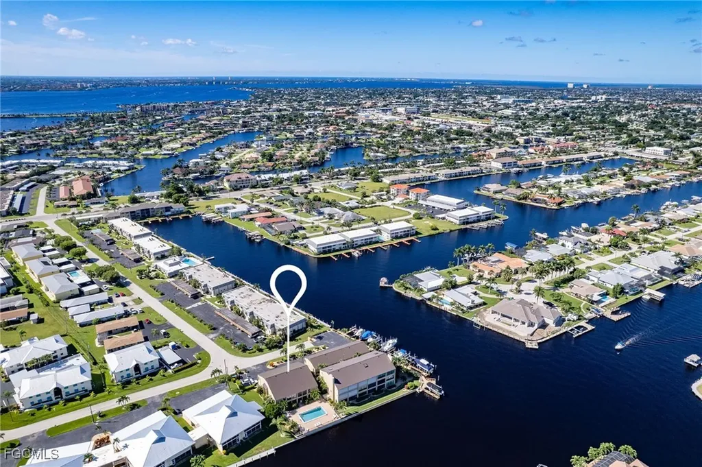 1907 SE 40th Terrace Cape Coral FL 33904