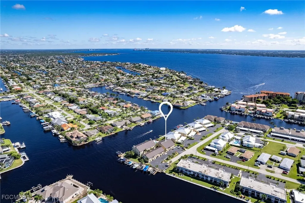 1907 SE 40th Terrace Cape Coral FL 33904