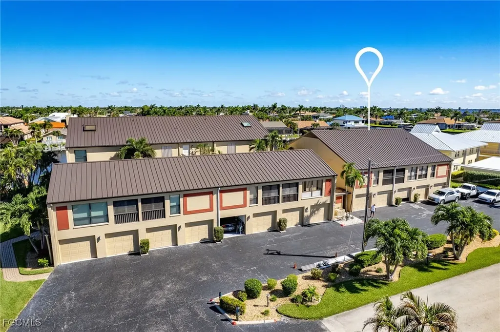 1907 SE 40th Terrace Cape Coral FL 33904