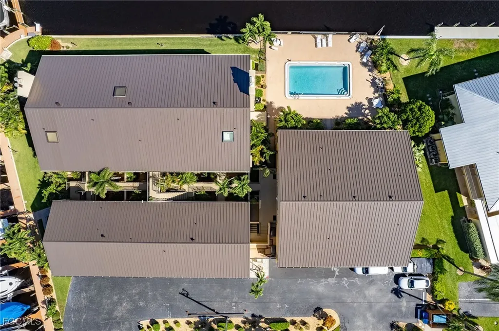 1907 SE 40th Terrace Cape Coral FL 33904