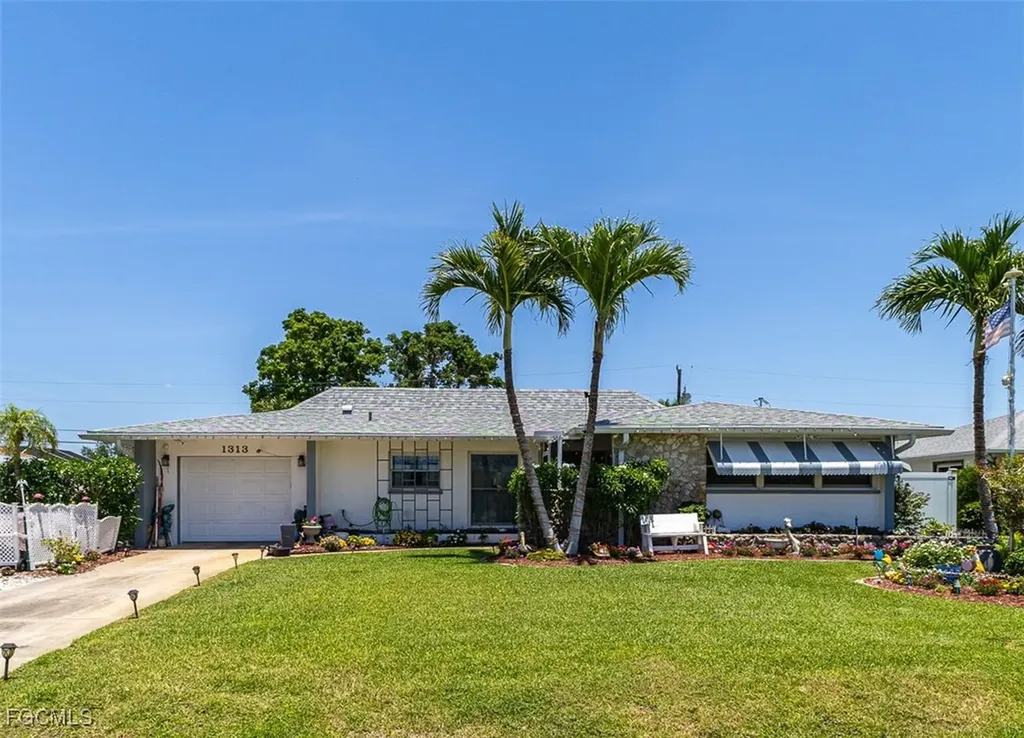 1313 Shelby Parkway Cape Coral FL 33904