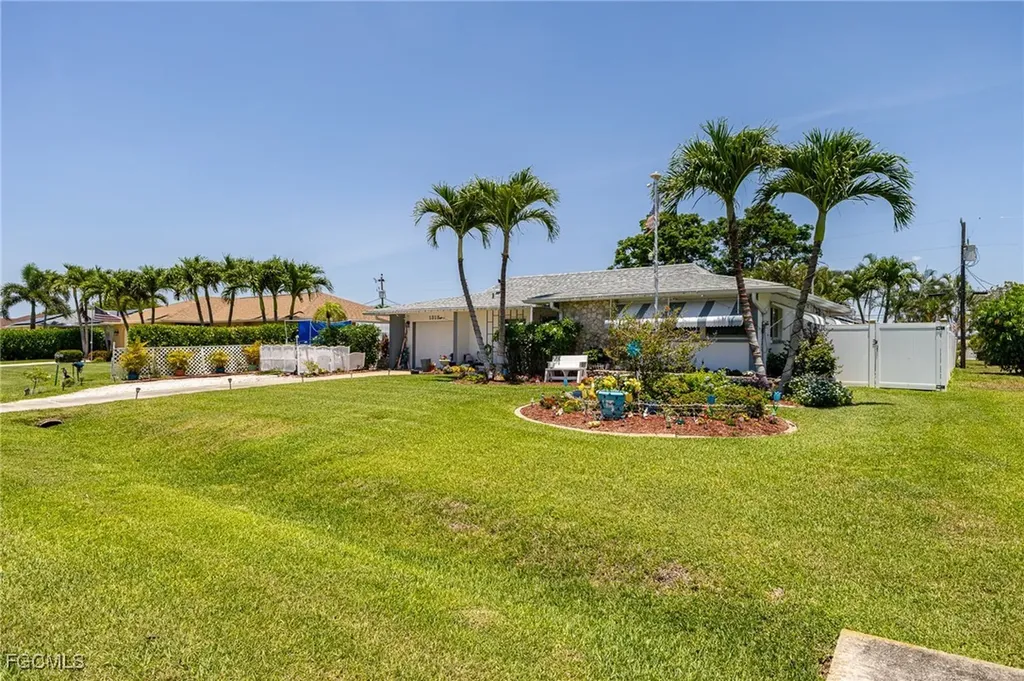 1313 Shelby Parkway Cape Coral FL 33904