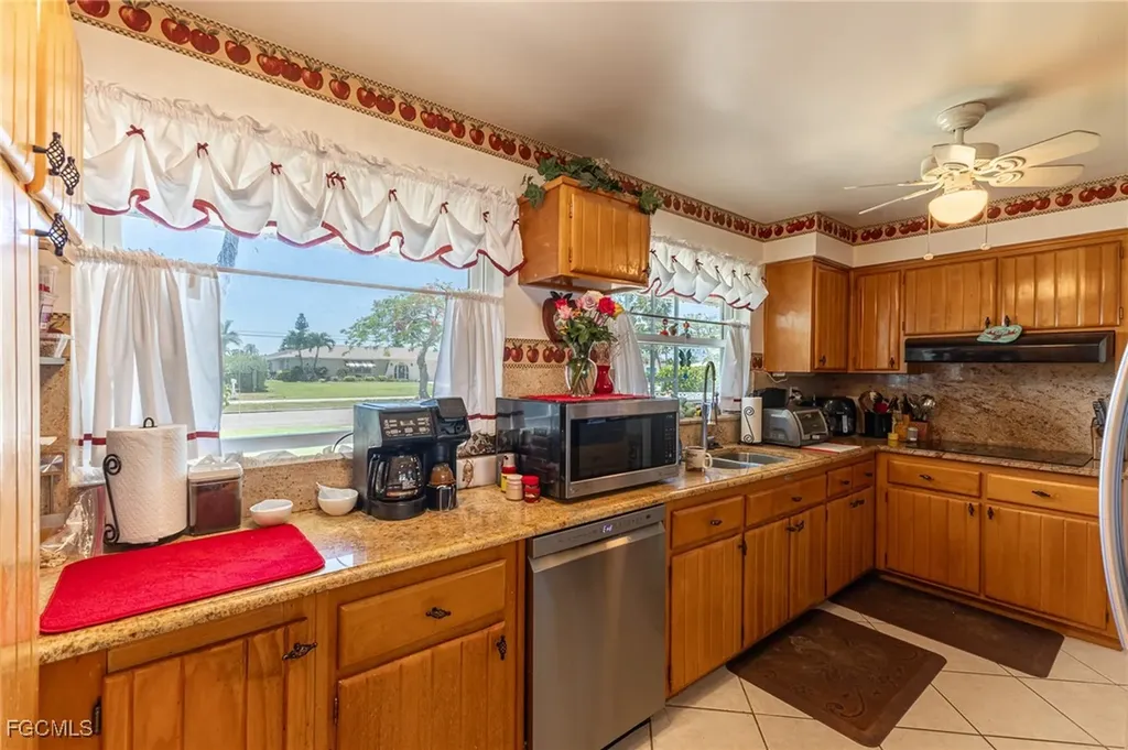 1313 Shelby Parkway Cape Coral FL 33904