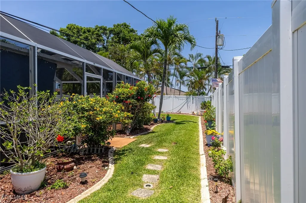 1313 Shelby Parkway Cape Coral FL 33904