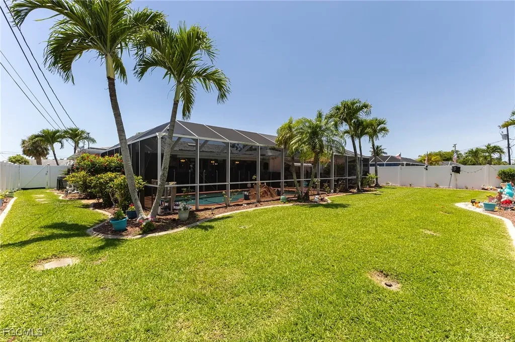 1313 Shelby Parkway Cape Coral FL 33904