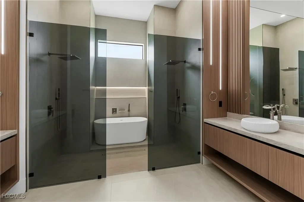 105 SW 33rd Place Cape Coral FL 33991