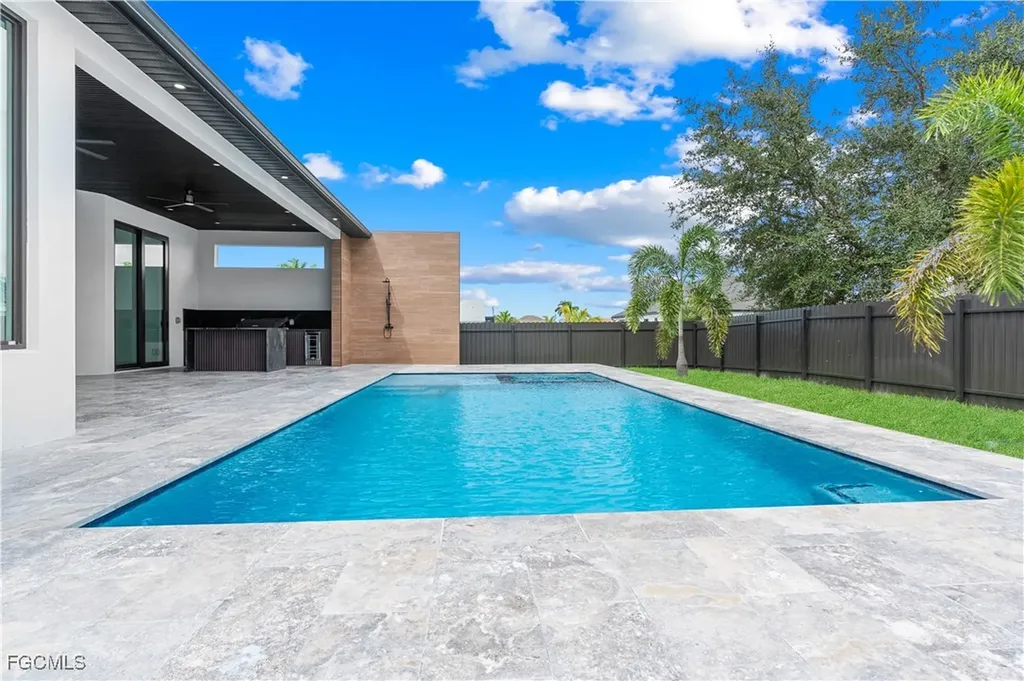 105 SW 33rd Place Cape Coral FL 33991