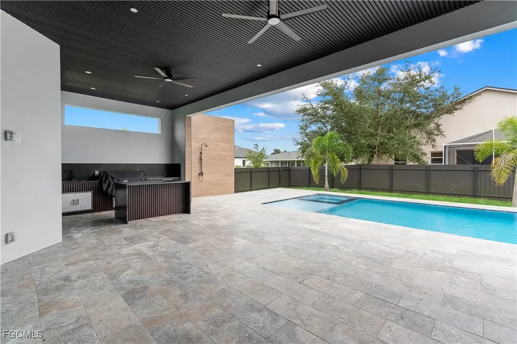 105 SW 33rd Place Cape Coral FL 33991