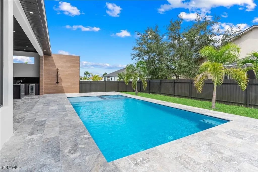 105 SW 33rd Place Cape Coral FL 33991