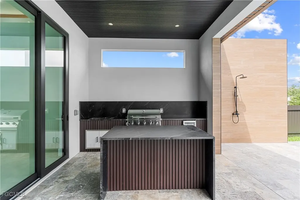 105 SW 33rd Place Cape Coral FL 33991