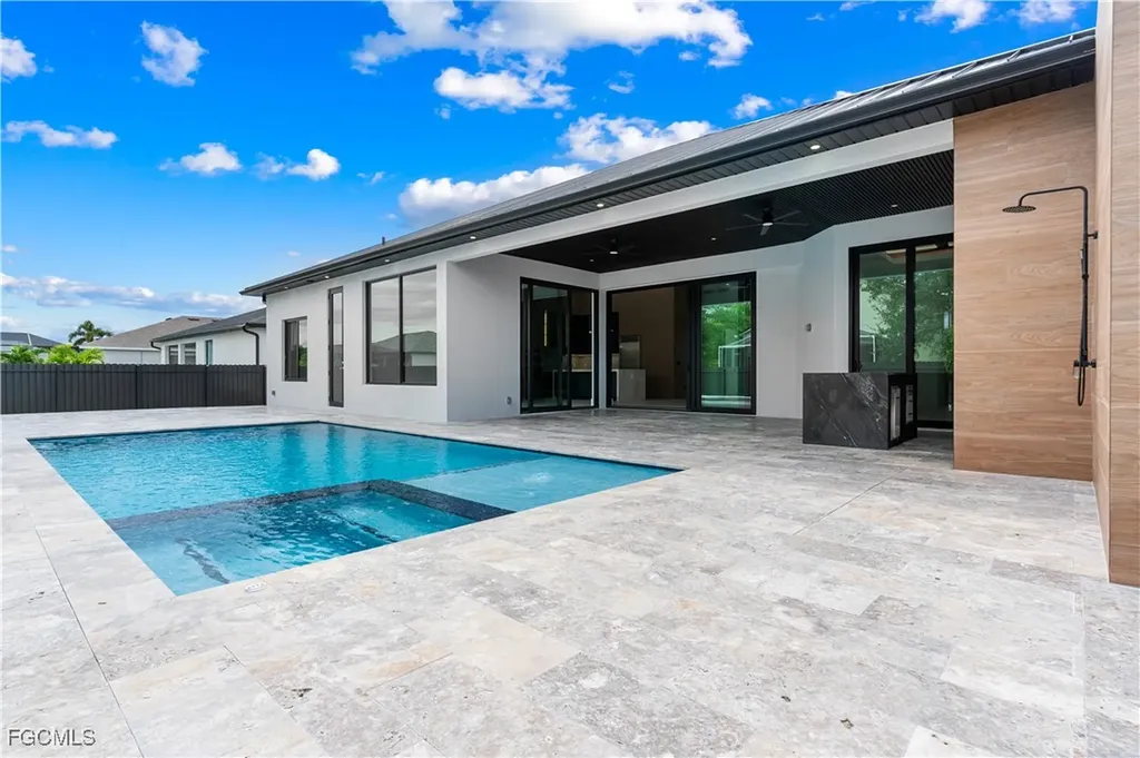 105 SW 33rd Place Cape Coral FL 33991