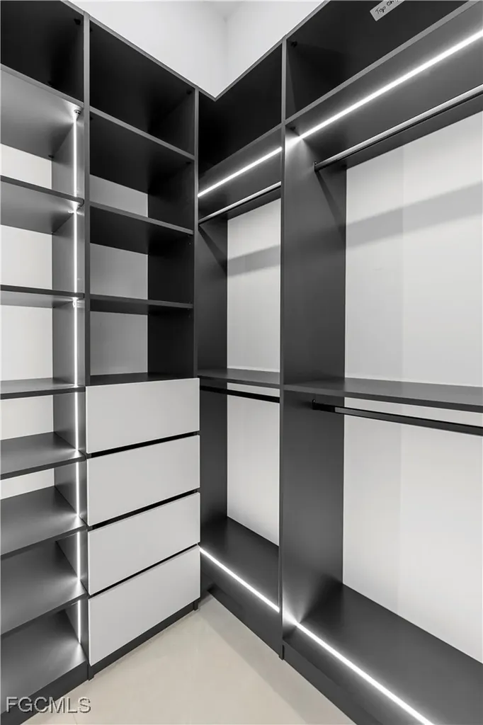 105 SW 33rd Place Cape Coral FL 33991