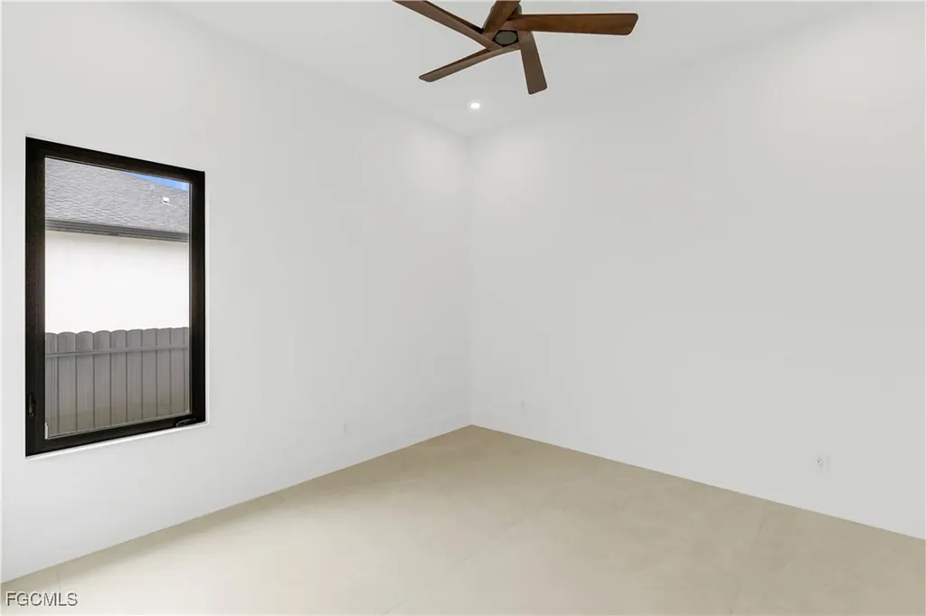 105 SW 33rd Place Cape Coral FL 33991