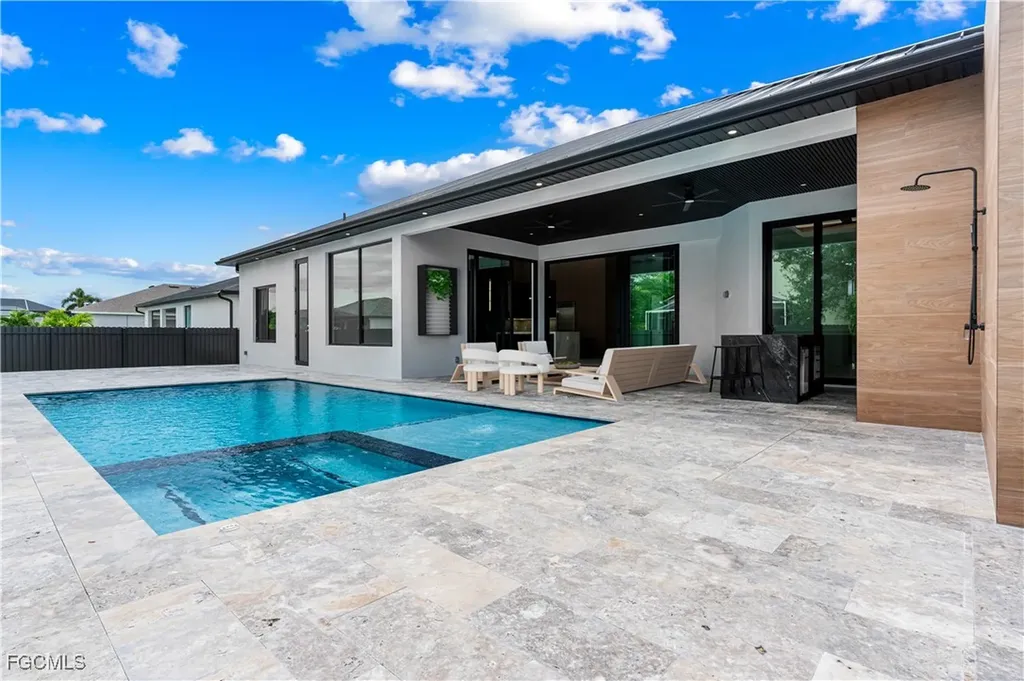 105 SW 33rd Place Cape Coral FL 33991