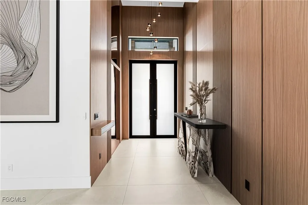 105 SW 33rd Place Cape Coral FL 33991