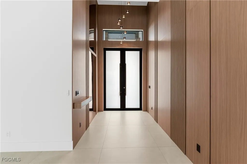 105 SW 33rd Place Cape Coral FL 33991