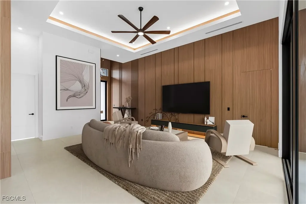 105 SW 33rd Place Cape Coral FL 33991