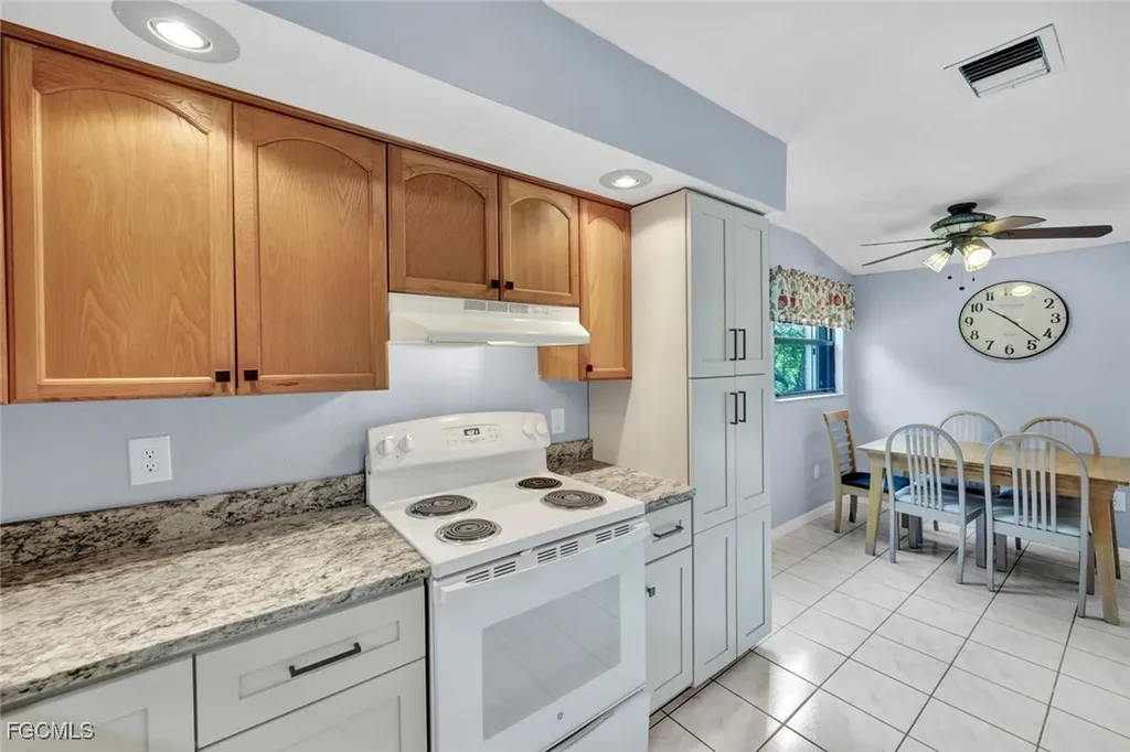 18200 Elmwood Drive Alva FL 33920