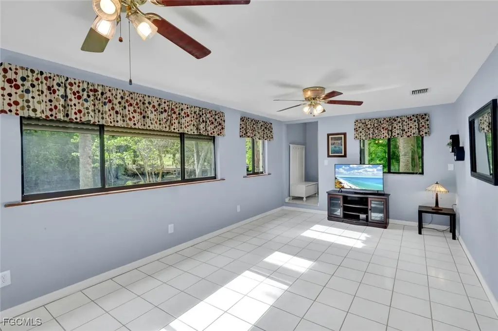 18200 Elmwood Drive Alva FL 33920