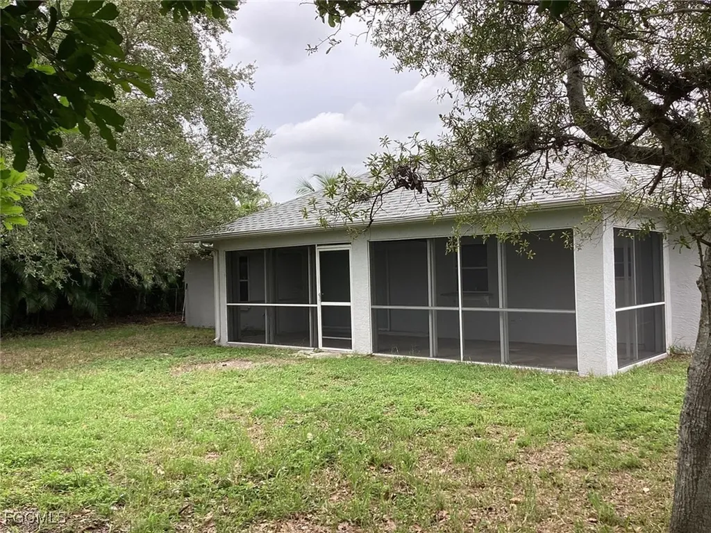 1436 SE 10th Terrace Cape Coral FL 33990