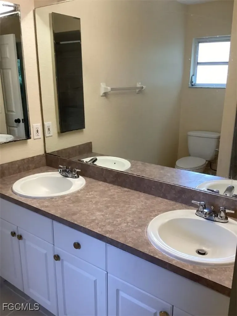 1436 SE 10th Terrace Cape Coral FL 33990