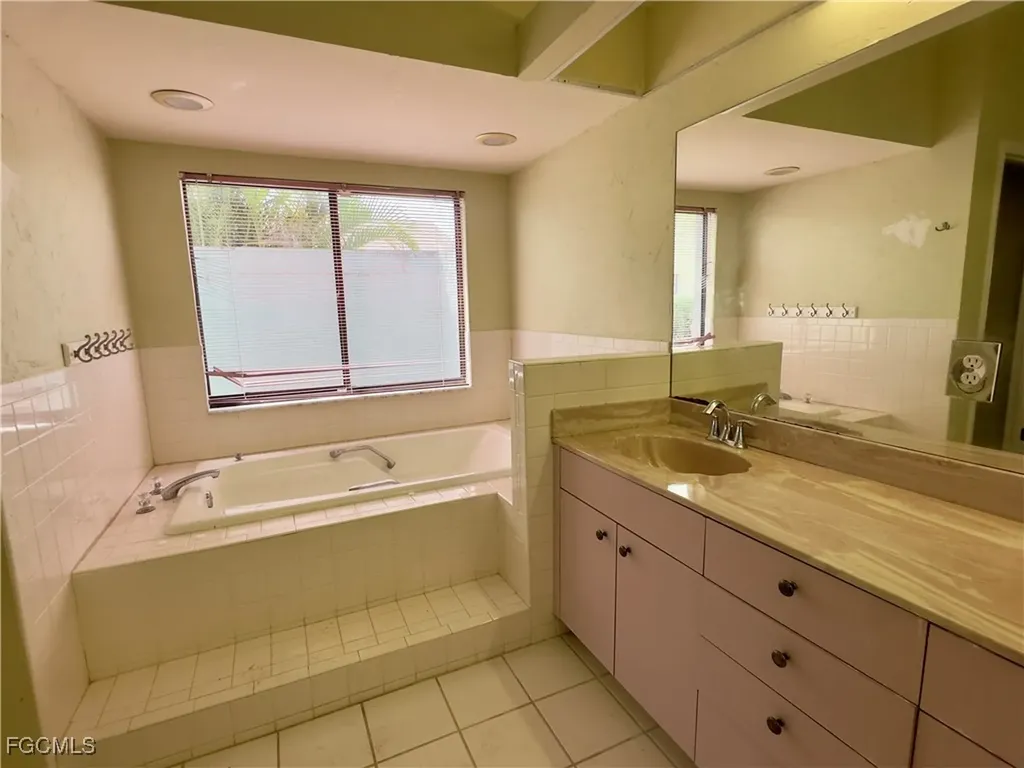 9382 Pineapple Road Fort Myers FL 33967